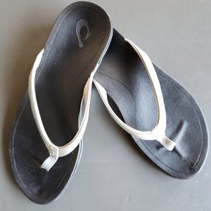 Women's Olukai Flip Flops - Size 7